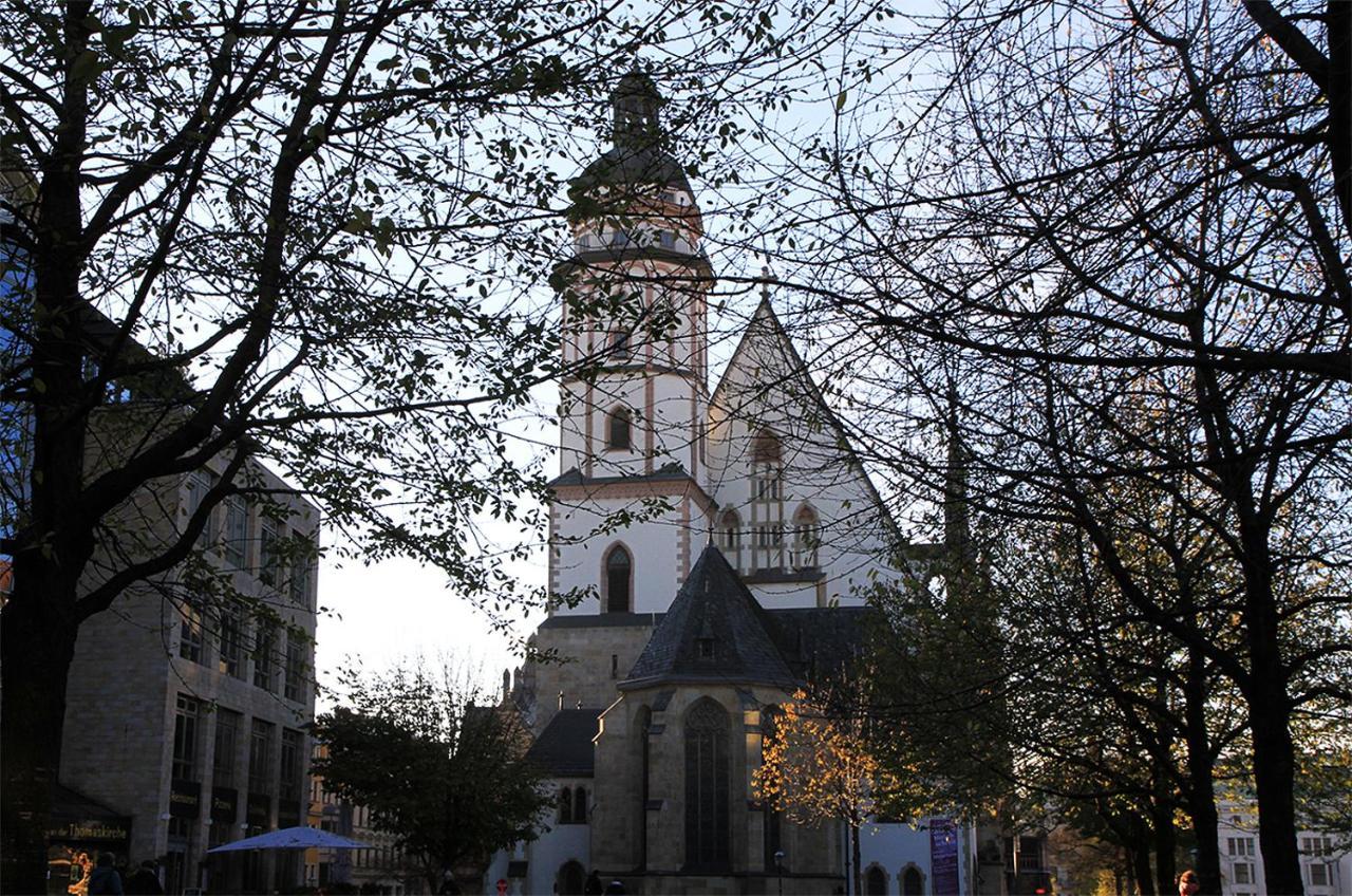 Haus Mit Kunst Zwischen Wald Und See Leipzig Exterior photo